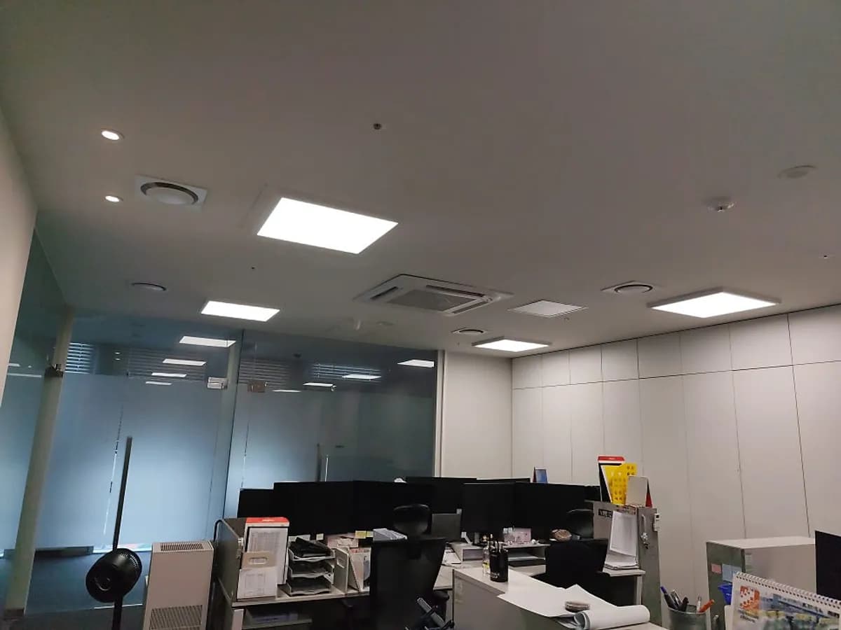 전구만 바꾸면 되는 제품이 아닐 때 배경 사진