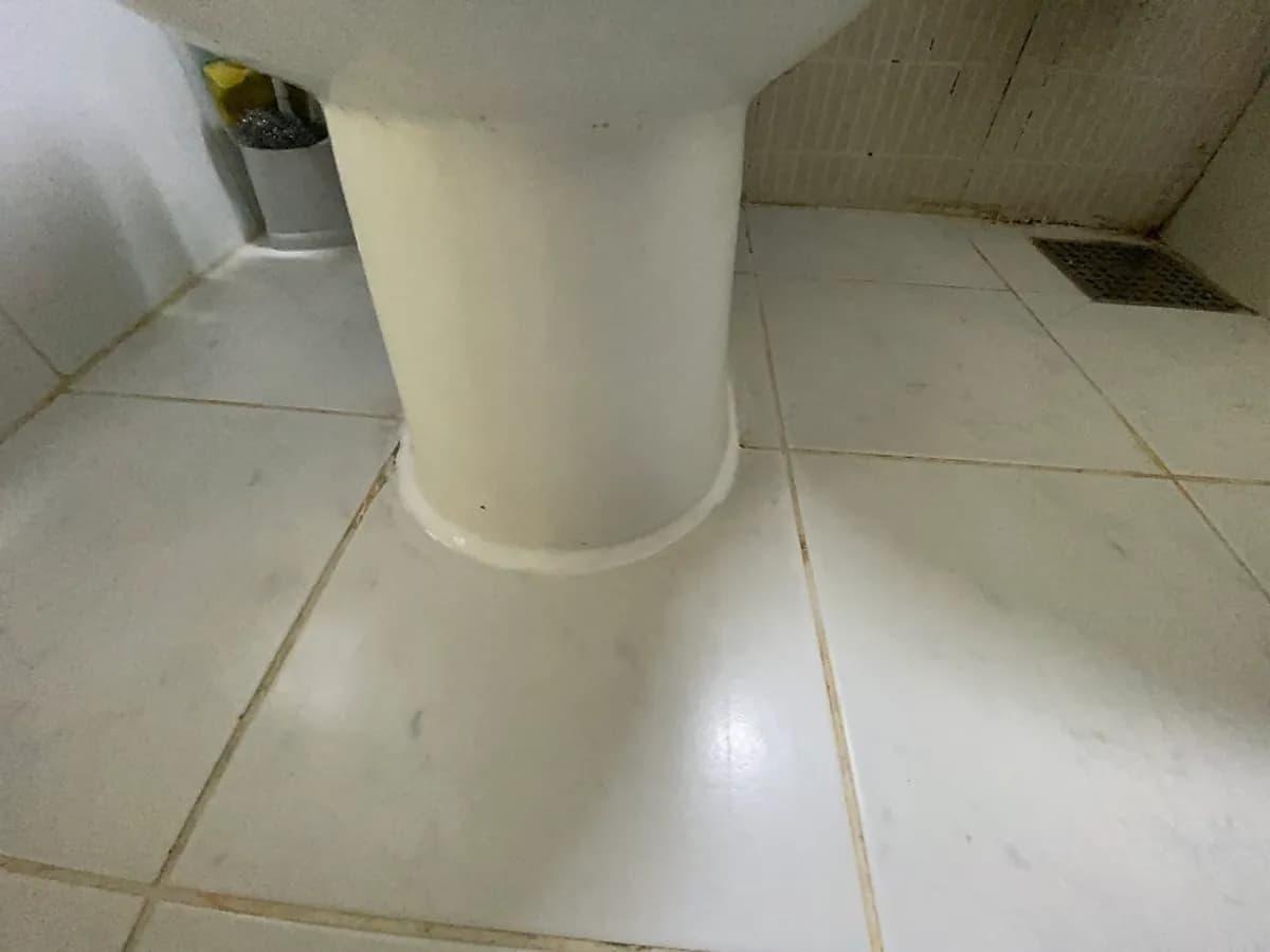 변기 둘레 실리콘 재시공 시공 후